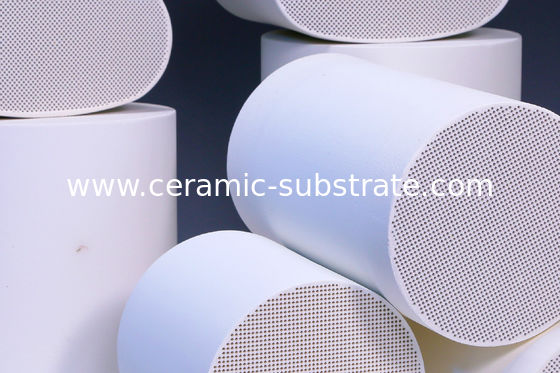 Cordierite السيراميك التحفيزي الديزل تحويل الركيزة / الألومينا الركيزة السيراميك